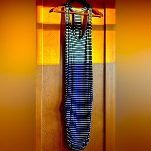 Excellent Condition Athleta Racerback Ruched Dress (size large)